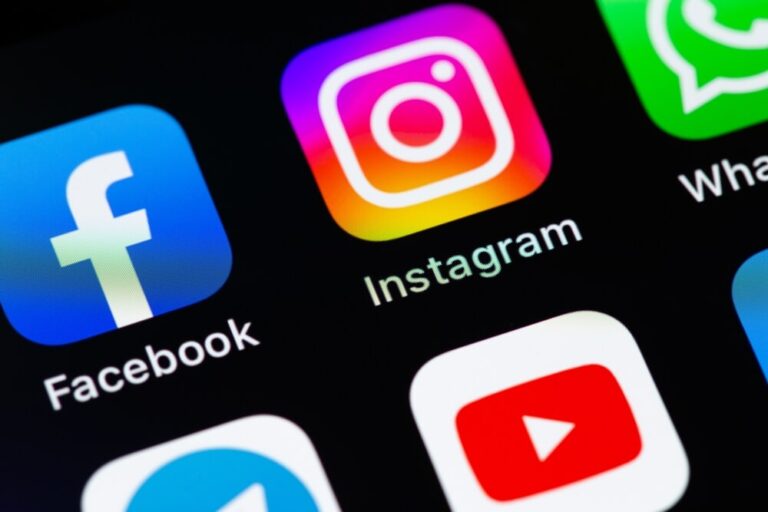 Instagram to Alert Parents When Teens Seek Suicide or Self-Harm Content